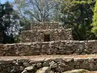 熊山神社の{uncategorized: "未分類", other: "その他", undefined: "問題あり", building: "その他建物", grave: "お墓", sacred_gate: "鳥居", guardian: "狛犬", statue: "像", buddha: "仏像", history: "歴史", nature: "自然", garden: "庭園", animal: "動物", pagoda: "塔", temizu: "手水舎", mountain_gate: "山門・神門", sanctuary: "本殿・本堂", subordinate: "末社・摂社", art: "芸術", scenery: "景色", jizo: "地蔵", ema: "絵馬", goshuin: "御朱印", omikuji: "おみくじ", items: "授与品その他", amulet: "お守り", goshuincho: "御朱印帳", eats: "食事", festival: "お祭り", votive_dance: "神楽", shichigosan: "七五三参", wedding: "結婚式", experience: "体験その他", initially: "初詣", around: "周辺", anti_infection: "感染症対策"}