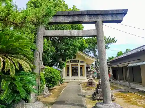 神明社の鳥居