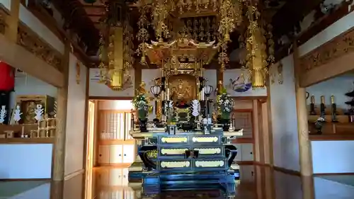 実勝寺の本殿・本堂