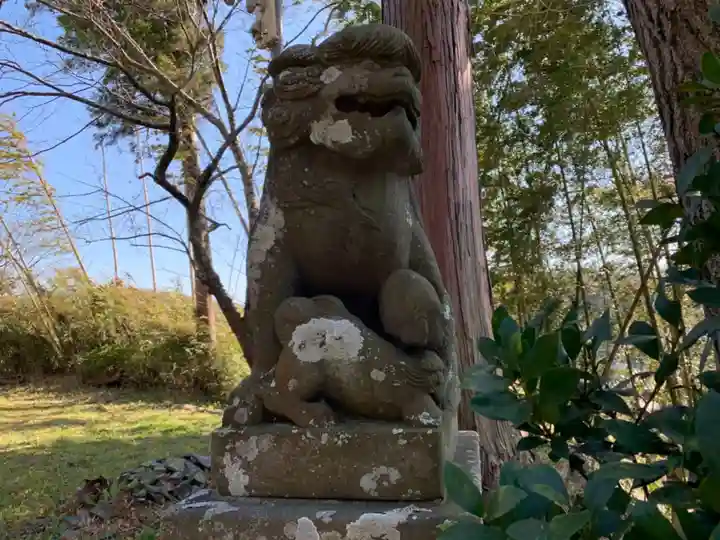 日月神社の狛犬