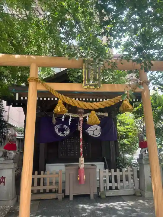 茶ノ木神社の{uncategorized: "未分類", other: "その他", undefined: "問題あり", building: "その他建物", grave: "お墓", sacred_gate: "鳥居", guardian: "狛犬", statue: "像", buddha: "仏像", history: "歴史", nature: "自然", garden: "庭園", animal: "動物", pagoda: "塔", temizu: "手水舎", mountain_gate: "山門・神門", sanctuary: "本殿・本堂", subordinate: "末社・摂社", art: "芸術", scenery: "景色", jizo: "地蔵", ema: "絵馬", goshuin: "御朱印", omikuji: "おみくじ", items: "授与品その他", amulet: "お守り", goshuincho: "御朱印帳", eats: "食事", festival: "お祭り", votive_dance: "神楽", shichigosan: "七五三参", wedding: "結婚式", experience: "体験その他", initially: "初詣", around: "周辺", anti_infection: "感染症対策"}