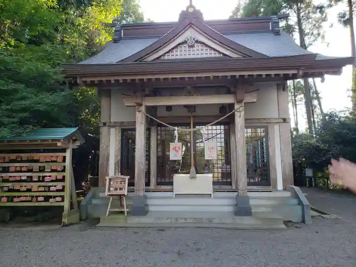 母智丘神社の本殿・本堂