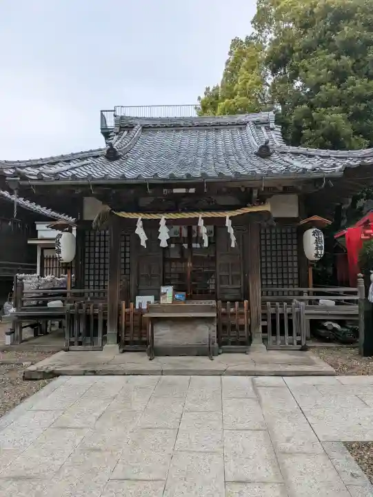 池袋御嶽神社の{uncategorized: "未分類", other: "その他", undefined: "問題あり", building: "その他建物", grave: "お墓", sacred_gate: "鳥居", guardian: "狛犬", statue: "像", buddha: "仏像", history: "歴史", nature: "自然", garden: "庭園", animal: "動物", pagoda: "塔", temizu: "手水舎", mountain_gate: "山門・神門", sanctuary: "本殿・本堂", subordinate: "末社・摂社", art: "芸術", scenery: "景色", jizo: "地蔵", ema: "絵馬", goshuin: "御朱印", omikuji: "おみくじ", items: "授与品その他", amulet: "お守り", goshuincho: "御朱印帳", eats: "食事", festival: "お祭り", votive_dance: "神楽", shichigosan: "七五三参", wedding: "結婚式", experience: "体験その他", initially: "初詣", around: "周辺", anti_infection: "感染症対策"}