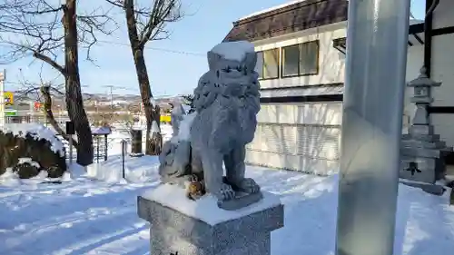 西御料地神社の狛犬