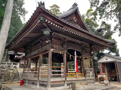 松尾神社の本殿