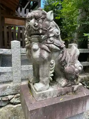 愛宕神社(阿多古神社)の狛犬