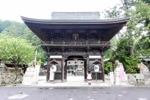 日牟禮八幡宮の山門