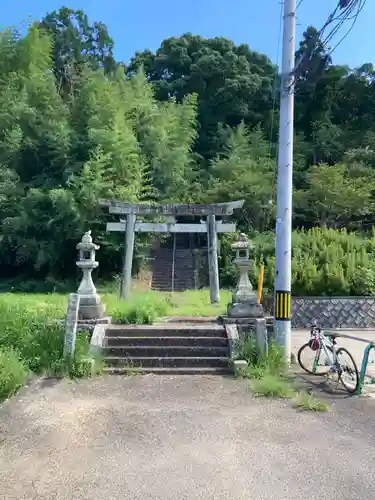 白鳥神社の鳥居