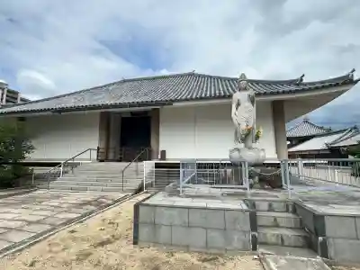 大念佛寺の{uncategorized: "未分類", other: "その他", undefined: "問題あり", building: "その他建物", grave: "お墓", sacred_gate: "鳥居", guardian: "狛犬", statue: "像", buddha: "仏像", history: "歴史", nature: "自然", garden: "庭園", animal: "動物", pagoda: "塔", temizu: "手水舎", mountain_gate: "山門・神門", sanctuary: "本殿・本堂", subordinate: "末社・摂社", art: "芸術", scenery: "景色", jizo: "地蔵", ema: "絵馬", goshuin: "御朱印", omikuji: "おみくじ", items: "授与品その他", amulet: "お守り", goshuincho: "御朱印帳", eats: "食事", festival: "お祭り", votive_dance: "神楽", shichigosan: "七五三参", wedding: "結婚式", experience: "体験その他", initially: "初詣", around: "周辺", anti_infection: "感染症対策"}