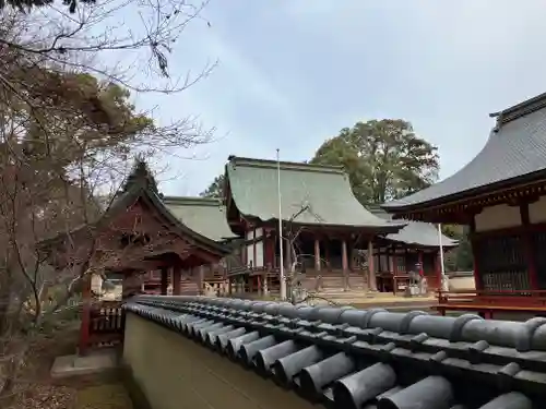 薦神社の本殿