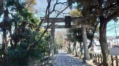 越ヶ谷久伊豆神社の鳥居