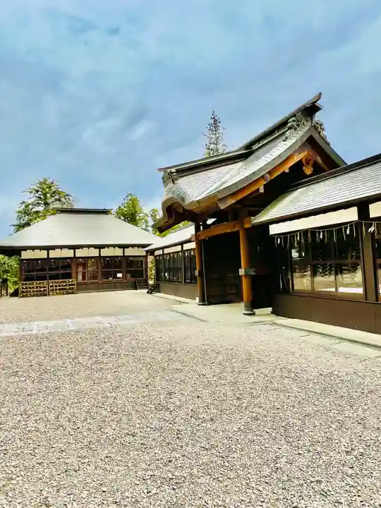 常陸二ノ宮 静神社の{uncategorized: "未分類", other: "その他", undefined: "問題あり", building: "その他建物", grave: "お墓", sacred_gate: "鳥居", guardian: "狛犬", statue: "像", buddha: "仏像", history: "歴史", nature: "自然", garden: "庭園", animal: "動物", pagoda: "塔", temizu: "手水舎", mountain_gate: "山門・神門", sanctuary: "本殿・本堂", subordinate: "末社・摂社", art: "芸術", scenery: "景色", jizo: "地蔵", ema: "絵馬", goshuin: "御朱印", omikuji: "おみくじ", items: "授与品その他", amulet: "お守り", goshuincho: "御朱印帳", eats: "食事", festival: "お祭り", votive_dance: "神楽", shichigosan: "七五三参", wedding: "結婚式", experience: "体験その他", initially: "初詣", around: "周辺", anti_infection: "感染症対策"}