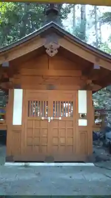 手接足尾神社の本殿・本堂