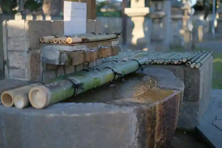 泉穴師神社の手水舎