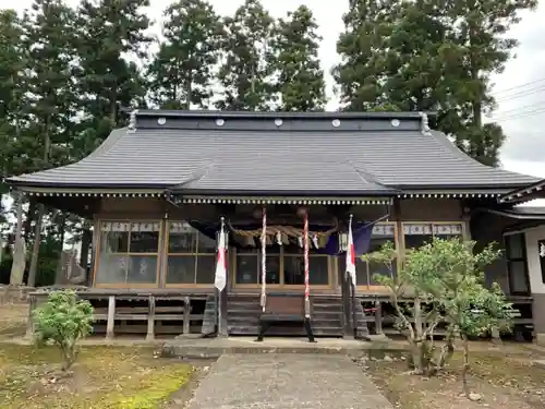 白山神社の本殿