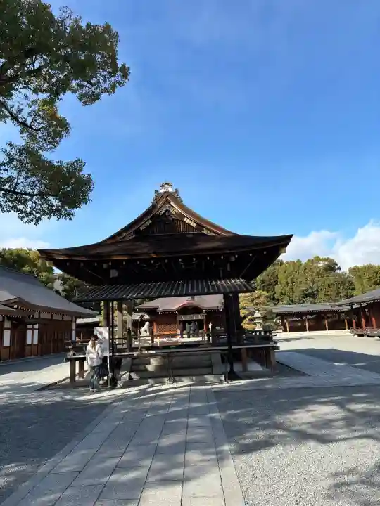 城南宮の{uncategorized: "未分類", other: "その他", undefined: "問題あり", building: "その他建物", grave: "お墓", sacred_gate: "鳥居", guardian: "狛犬", statue: "像", buddha: "仏像", history: "歴史", nature: "自然", garden: "庭園", animal: "動物", pagoda: "塔", temizu: "手水舎", mountain_gate: "山門・神門", sanctuary: "本殿・本堂", subordinate: "末社・摂社", art: "芸術", scenery: "景色", jizo: "地蔵", ema: "絵馬", goshuin: "御朱印", omikuji: "おみくじ", items: "授与品その他", amulet: "お守り", goshuincho: "御朱印帳", eats: "食事", festival: "お祭り", votive_dance: "神楽", shichigosan: "七五三参", wedding: "結婚式", experience: "体験その他", initially: "初詣", around: "周辺", anti_infection: "感染症対策"}