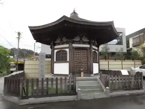 岩船地蔵堂の本殿・本堂