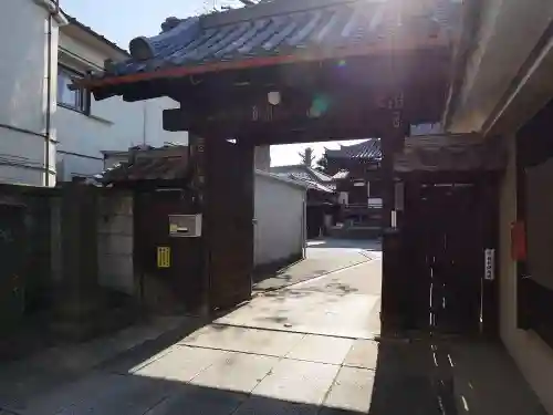 観音寺の山門