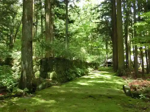 宝積山光前寺の庭園