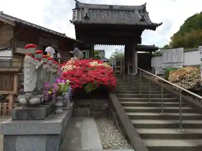 長泉寺の山門・神門