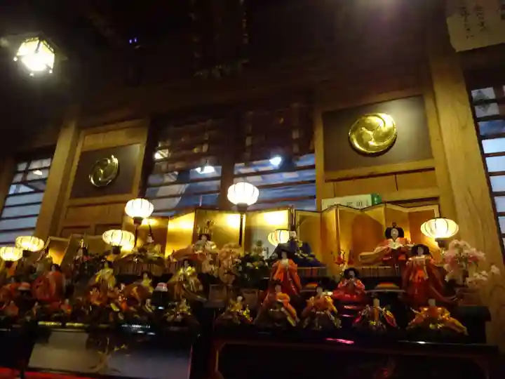 座間神社の本殿・本堂