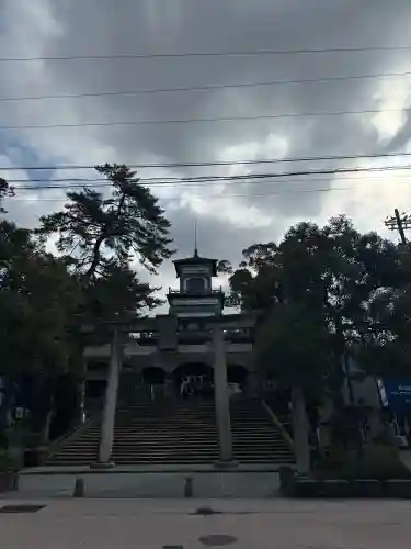 尾山神社の{uncategorized: "未分類", other: "その他", undefined: "問題あり", building: "その他建物", grave: "お墓", sacred_gate: "鳥居", guardian: "狛犬", statue: "像", buddha: "仏像", history: "歴史", nature: "自然", garden: "庭園", animal: "動物", pagoda: "塔", temizu: "手水舎", mountain_gate: "山門・神門", sanctuary: "本殿・本堂", subordinate: "末社・摂社", art: "芸術", scenery: "景色", jizo: "地蔵", ema: "絵馬", goshuin: "御朱印", omikuji: "おみくじ", items: "授与品その他", amulet: "お守り", goshuincho: "御朱印帳", eats: "食事", festival: "お祭り", votive_dance: "神楽", shichigosan: "七五三参", wedding: "結婚式", experience: "体験その他", initially: "初詣", around: "周辺", anti_infection: "感染症対策"}