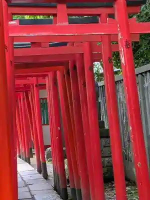 根津神社の{uncategorized: "未分類", other: "その他", undefined: "問題あり", building: "その他建物", grave: "お墓", sacred_gate: "鳥居", guardian: "狛犬", statue: "像", buddha: "仏像", history: "歴史", nature: "自然", garden: "庭園", animal: "動物", pagoda: "塔", temizu: "手水舎", mountain_gate: "山門・神門", sanctuary: "本殿・本堂", subordinate: "末社・摂社", art: "芸術", scenery: "景色", jizo: "地蔵", ema: "絵馬", goshuin: "御朱印", omikuji: "おみくじ", items: "授与品その他", amulet: "お守り", goshuincho: "御朱印帳", eats: "食事", festival: "お祭り", votive_dance: "神楽", shichigosan: "七五三参", wedding: "結婚式", experience: "体験その他", initially: "初詣", around: "周辺", anti_infection: "感染症対策"}