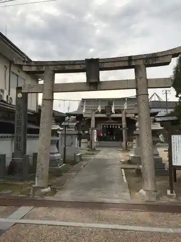 出世稻荷神社の鳥居