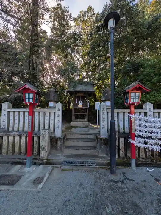 艮神社の末社・摂社