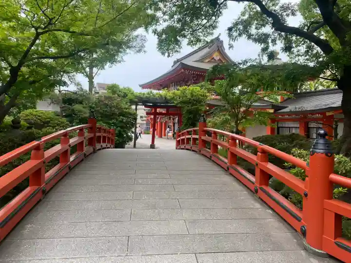 千葉神社の{uncategorized: "未分類", other: "その他", undefined: "問題あり", building: "その他建物", grave: "お墓", sacred_gate: "鳥居", guardian: "狛犬", statue: "像", buddha: "仏像", history: "歴史", nature: "自然", garden: "庭園", animal: "動物", pagoda: "塔", temizu: "手水舎", mountain_gate: "山門・神門", sanctuary: "本殿・本堂", subordinate: "末社・摂社", art: "芸術", scenery: "景色", jizo: "地蔵", ema: "絵馬", goshuin: "御朱印", omikuji: "おみくじ", items: "授与品その他", amulet: "お守り", goshuincho: "御朱印帳", eats: "食事", festival: "お祭り", votive_dance: "神楽", shichigosan: "七五三参", wedding: "結婚式", experience: "体験その他", initially: "初詣", around: "周辺", anti_infection: "感染症対策"}