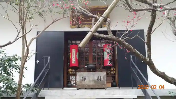 宝戒寺の本殿・本堂