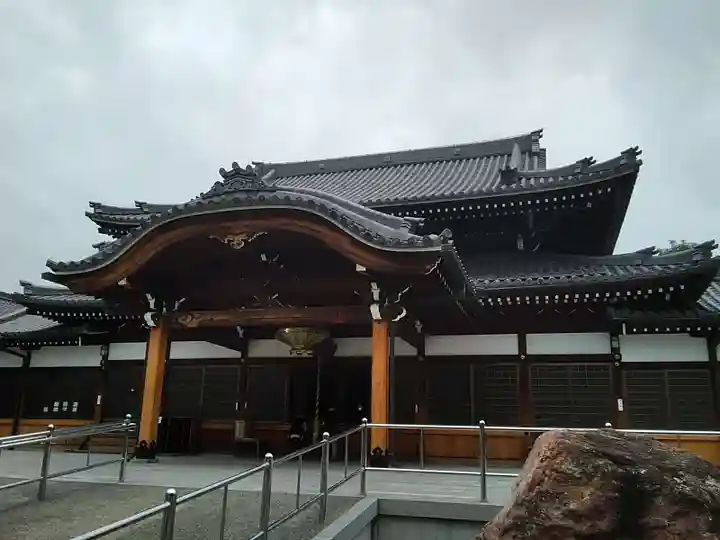 観音寺の本殿・本堂