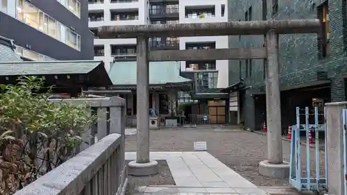 宮益御嶽神社の鳥居