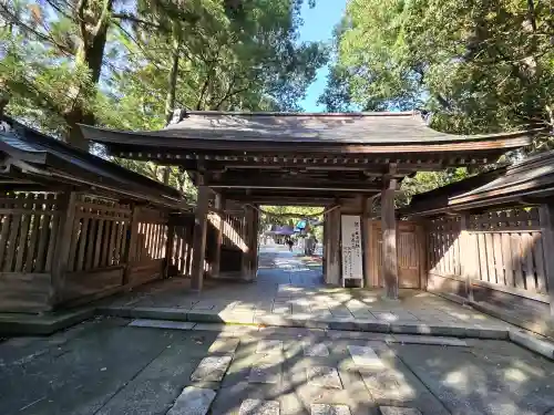 雄山神社前立社壇の{uncategorized: "未分類", other: "その他", undefined: "問題あり", building: "その他建物", grave: "お墓", sacred_gate: "鳥居", guardian: "狛犬", statue: "像", buddha: "仏像", history: "歴史", nature: "自然", garden: "庭園", animal: "動物", pagoda: "塔", temizu: "手水舎", mountain_gate: "山門・神門", sanctuary: "本殿・本堂", subordinate: "末社・摂社", art: "芸術", scenery: "景色", jizo: "地蔵", ema: "絵馬", goshuin: "御朱印", omikuji: "おみくじ", items: "授与品その他", amulet: "お守り", goshuincho: "御朱印帳", eats: "食事", festival: "お祭り", votive_dance: "神楽", shichigosan: "七五三参", wedding: "結婚式", experience: "体験その他", initially: "初詣", around: "周辺", anti_infection: "感染症対策"}