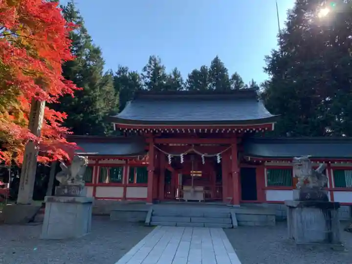 冨士御室浅間神社の本殿・本堂
