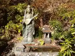 榛名神社の像