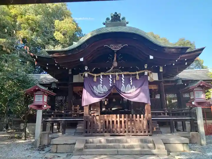 離宮八幡宮の本殿・本堂