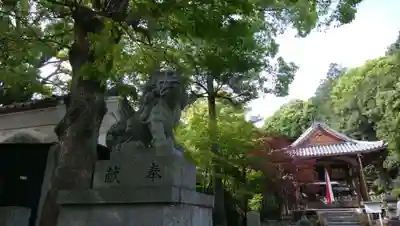 磐手杜神社の狛犬