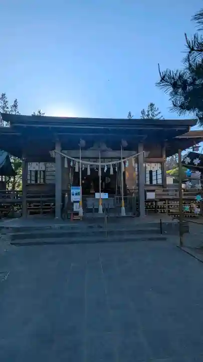 仙台八坂神社の{uncategorized: "未分類", other: "その他", undefined: "問題あり", building: "その他建物", grave: "お墓", sacred_gate: "鳥居", guardian: "狛犬", statue: "像", buddha: "仏像", history: "歴史", nature: "自然", garden: "庭園", animal: "動物", pagoda: "塔", temizu: "手水舎", mountain_gate: "山門・神門", sanctuary: "本殿・本堂", subordinate: "末社・摂社", art: "芸術", scenery: "景色", jizo: "地蔵", ema: "絵馬", goshuin: "御朱印", omikuji: "おみくじ", items: "授与品その他", amulet: "お守り", goshuincho: "御朱印帳", eats: "食事", festival: "お祭り", votive_dance: "神楽", shichigosan: "七五三参", wedding: "結婚式", experience: "体験その他", initially: "初詣", around: "周辺", anti_infection: "感染症対策"}