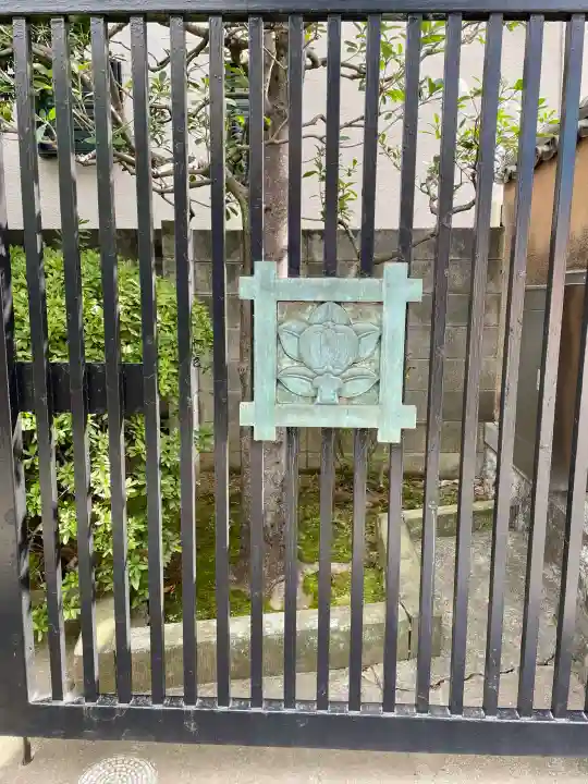 戒行寺の{uncategorized: "未分類", other: "その他", undefined: "問題あり", building: "その他建物", grave: "お墓", sacred_gate: "鳥居", guardian: "狛犬", statue: "像", buddha: "仏像", history: "歴史", nature: "自然", garden: "庭園", animal: "動物", pagoda: "塔", temizu: "手水舎", mountain_gate: "山門・神門", sanctuary: "本殿・本堂", subordinate: "末社・摂社", art: "芸術", scenery: "景色", jizo: "地蔵", ema: "絵馬", goshuin: "御朱印", omikuji: "おみくじ", items: "授与品その他", amulet: "お守り", goshuincho: "御朱印帳", eats: "食事", festival: "お祭り", votive_dance: "神楽", shichigosan: "七五三参", wedding: "結婚式", experience: "体験その他", initially: "初詣", around: "周辺", anti_infection: "感染症対策"}