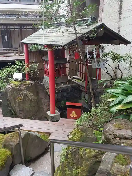 子安神社の末社・摂社