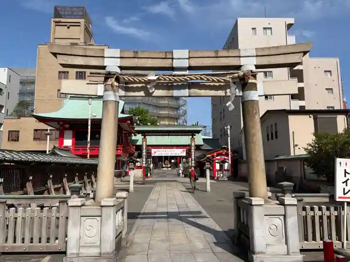 鷲神社の{uncategorized: "未分類", other: "その他", undefined: "問題あり", building: "その他建物", grave: "お墓", sacred_gate: "鳥居", guardian: "狛犬", statue: "像", buddha: "仏像", history: "歴史", nature: "自然", garden: "庭園", animal: "動物", pagoda: "塔", temizu: "手水舎", mountain_gate: "山門・神門", sanctuary: "本殿・本堂", subordinate: "末社・摂社", art: "芸術", scenery: "景色", jizo: "地蔵", ema: "絵馬", goshuin: "御朱印", omikuji: "おみくじ", items: "授与品その他", amulet: "お守り", goshuincho: "御朱印帳", eats: "食事", festival: "お祭り", votive_dance: "神楽", shichigosan: "七五三参", wedding: "結婚式", experience: "体験その他", initially: "初詣", around: "周辺", anti_infection: "感染症対策"}