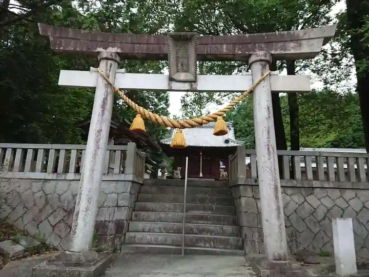 八柱神社の鳥居