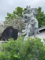 九品寺の{uncategorized: "未分類", other: "その他", undefined: "問題あり", building: "その他建物", grave: "お墓", sacred_gate: "鳥居", guardian: "狛犬", statue: "像", buddha: "仏像", history: "歴史", nature: "自然", garden: "庭園", animal: "動物", pagoda: "塔", temizu: "手水舎", mountain_gate: "山門・神門", sanctuary: "本殿・本堂", subordinate: "末社・摂社", art: "芸術", scenery: "景色", jizo: "地蔵", ema: "絵馬", goshuin: "御朱印", omikuji: "おみくじ", items: "授与品その他", amulet: "お守り", goshuincho: "御朱印帳", eats: "食事", festival: "お祭り", votive_dance: "神楽", shichigosan: "七五三参", wedding: "結婚式", experience: "体験その他", initially: "初詣", around: "周辺", anti_infection: "感染症対策"}