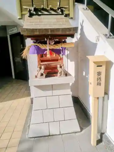 初音森神社の{uncategorized: "未分類", other: "その他", undefined: "問題あり", building: "その他建物", grave: "お墓", sacred_gate: "鳥居", guardian: "狛犬", statue: "像", buddha: "仏像", history: "歴史", nature: "自然", garden: "庭園", animal: "動物", pagoda: "塔", temizu: "手水舎", mountain_gate: "山門・神門", sanctuary: "本殿・本堂", subordinate: "末社・摂社", art: "芸術", scenery: "景色", jizo: "地蔵", ema: "絵馬", goshuin: "御朱印", omikuji: "おみくじ", items: "授与品その他", amulet: "お守り", goshuincho: "御朱印帳", eats: "食事", festival: "お祭り", votive_dance: "神楽", shichigosan: "七五三参", wedding: "結婚式", experience: "体験その他", initially: "初詣", around: "周辺", anti_infection: "感染症対策"}