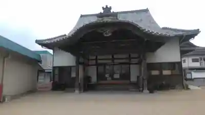 浄土真宗本願寺派本願寺四日市別院の本殿・本堂