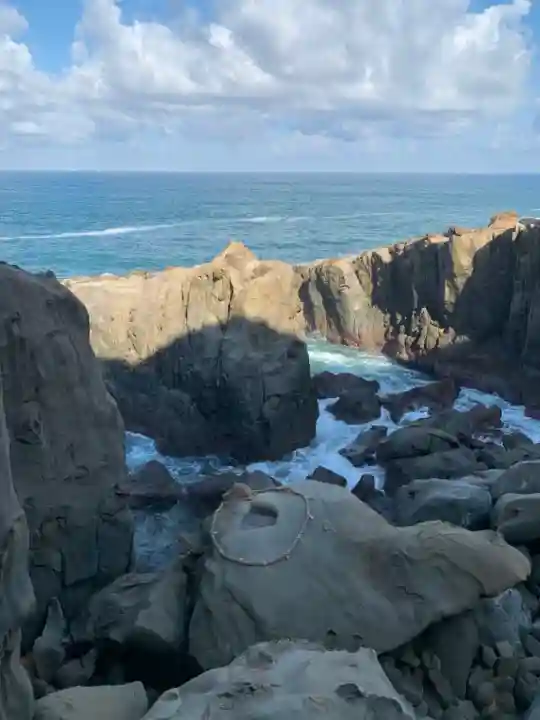 鵜戸神宮の{uncategorized: "未分類", other: "その他", undefined: "問題あり", building: "その他建物", grave: "お墓", sacred_gate: "鳥居", guardian: "狛犬", statue: "像", buddha: "仏像", history: "歴史", nature: "自然", garden: "庭園", animal: "動物", pagoda: "塔", temizu: "手水舎", mountain_gate: "山門・神門", sanctuary: "本殿・本堂", subordinate: "末社・摂社", art: "芸術", scenery: "景色", jizo: "地蔵", ema: "絵馬", goshuin: "御朱印", omikuji: "おみくじ", items: "授与品その他", amulet: "お守り", goshuincho: "御朱印帳", eats: "食事", festival: "お祭り", votive_dance: "神楽", shichigosan: "七五三参", wedding: "結婚式", experience: "体験その他", initially: "初詣", around: "周辺", anti_infection: "感染症対策"}