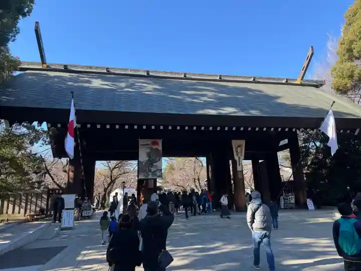 靖國神社の{uncategorized: "未分類", other: "その他", undefined: "問題あり", building: "その他建物", grave: "お墓", sacred_gate: "鳥居", guardian: "狛犬", statue: "像", buddha: "仏像", history: "歴史", nature: "自然", garden: "庭園", animal: "動物", pagoda: "塔", temizu: "手水舎", mountain_gate: "山門・神門", sanctuary: "本殿・本堂", subordinate: "末社・摂社", art: "芸術", scenery: "景色", jizo: "地蔵", ema: "絵馬", goshuin: "御朱印", omikuji: "おみくじ", items: "授与品その他", amulet: "お守り", goshuincho: "御朱印帳", eats: "食事", festival: "お祭り", votive_dance: "神楽", shichigosan: "七五三参", wedding: "結婚式", experience: "体験その他", initially: "初詣", around: "周辺", anti_infection: "感染症対策"}