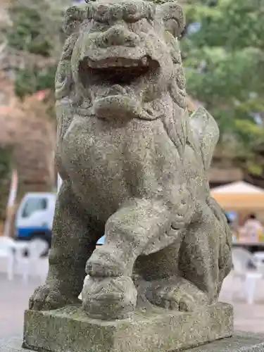 新倉富士浅間神社の狛犬