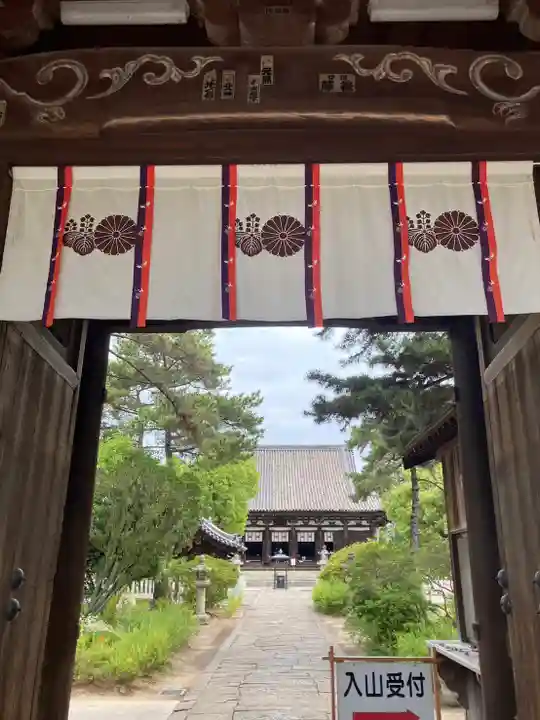 鶴林寺の山門・神門